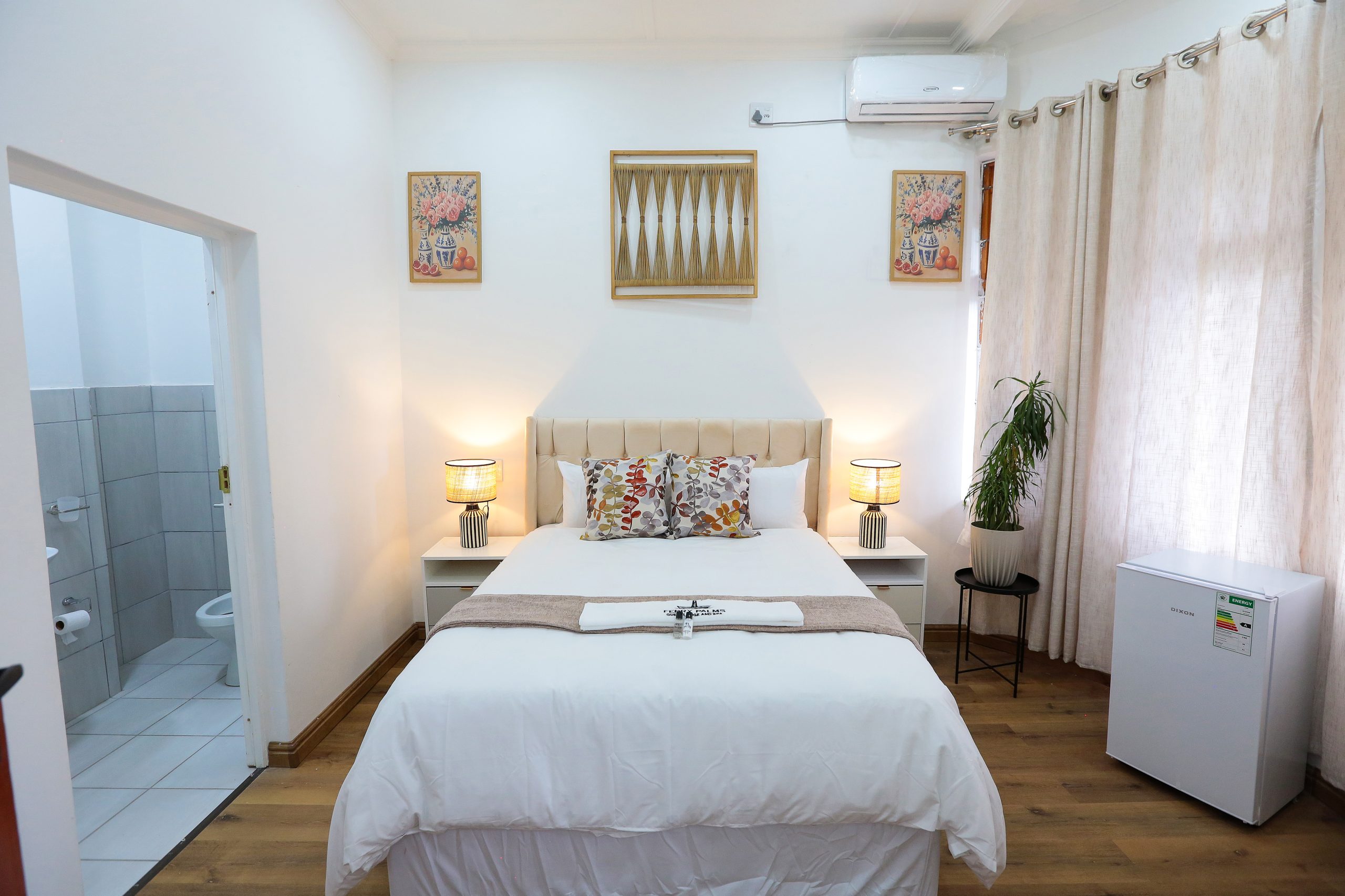 Ferry Palms Guest Lodge Room 2 photo 1